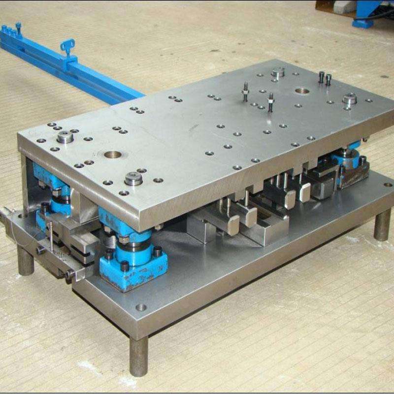 沖壓模具分類與行業(yè)術(shù)語，基礎(chǔ)要了解！